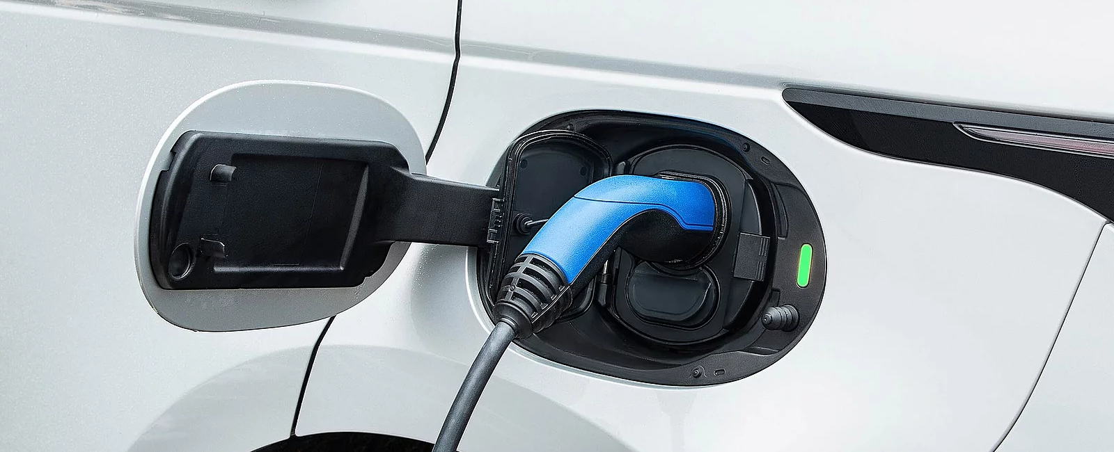 LAND ROVER İLE ELEKTRİKLİ SÜRÜŞE GEÇİŞ